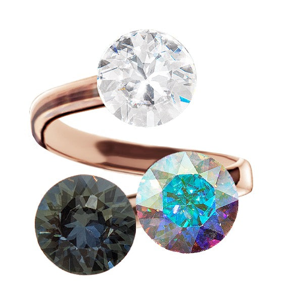Rosegold gredzens ar grafīta, caurspīdīgu un zaļgani dzeltenu kristālu