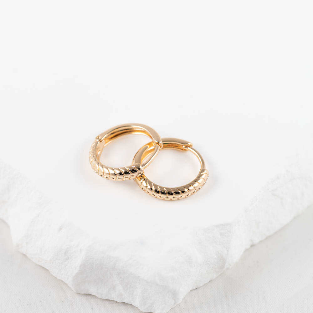 Auskari ar antialerģisku rozā zelta pārklājumu ESME.