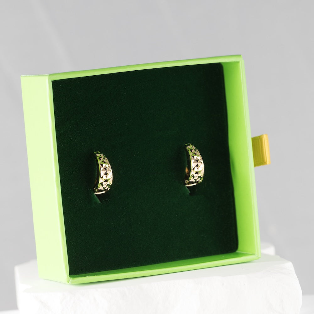 Antialerģisks materiāls derēs arī jutīgām ausīm.