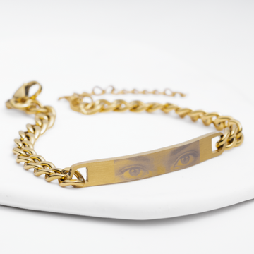 Rokassprādze ar acu fotogrāfijas gravējumu