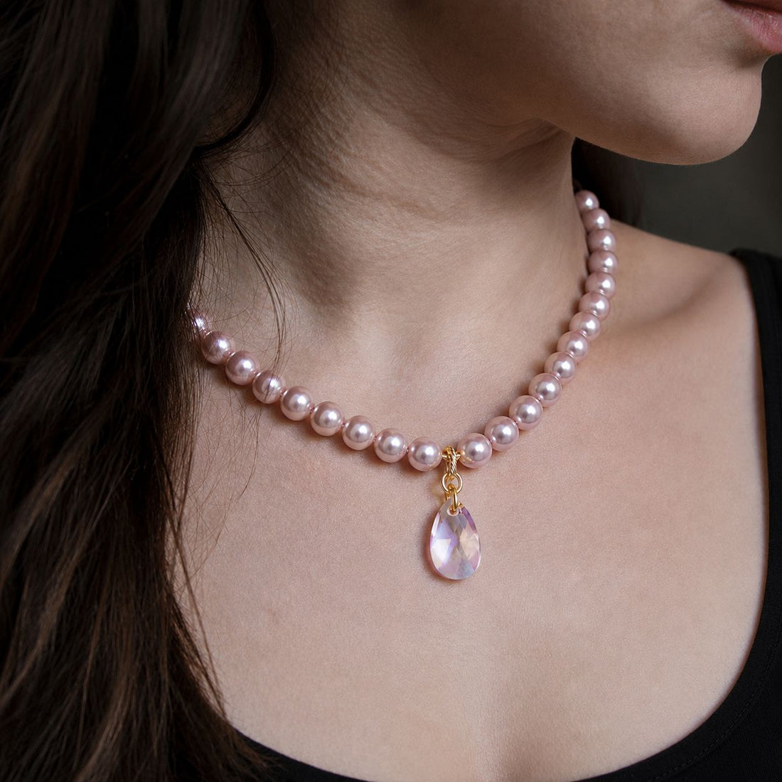 Classic necklace with crystal drop and pearls