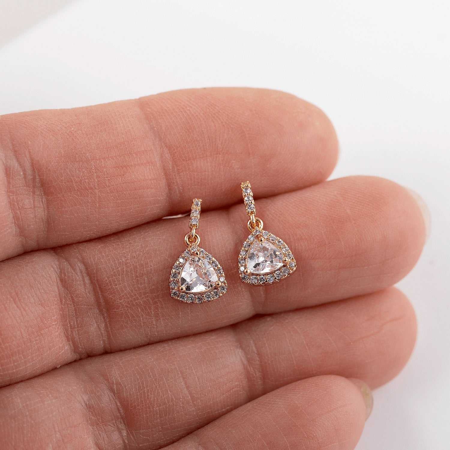 Antialerģiski auskari ar kristāliem 'SINTIJA'