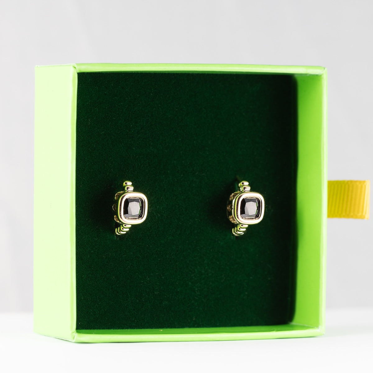 antialerģiski auskari ar melniem kristāliem 'MICHELLE'