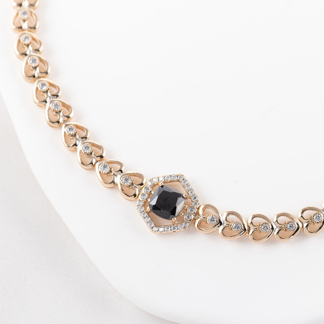 Antialerģiska Rokassprādze ar melniem kristāliem 'JESSICA'