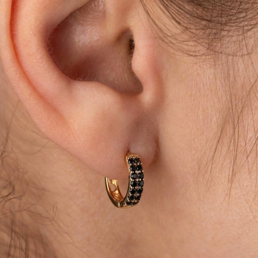 Antialerģiski Riņķīšu auskari ar melniem kristāliem 'MILA'