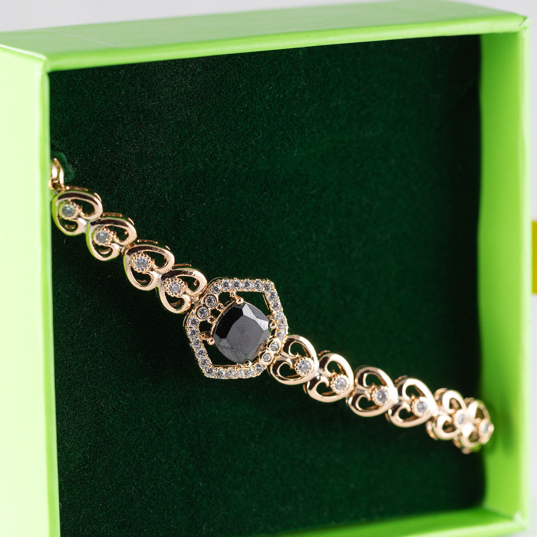 Antialerģiska Rokassprādze ar melniem kristāliem 'JESSICA'